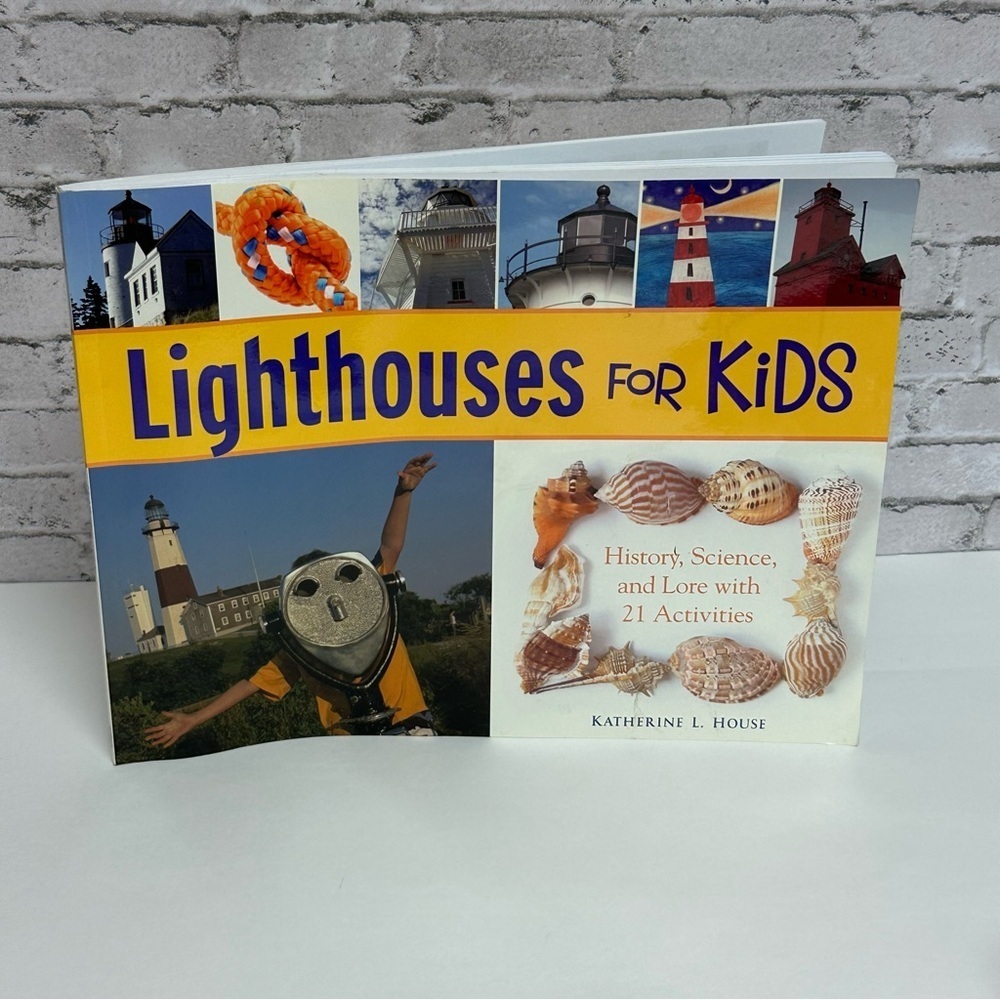 Katherine L. House Lighthouses for Kids For Kids Series 21 Activities Paperback